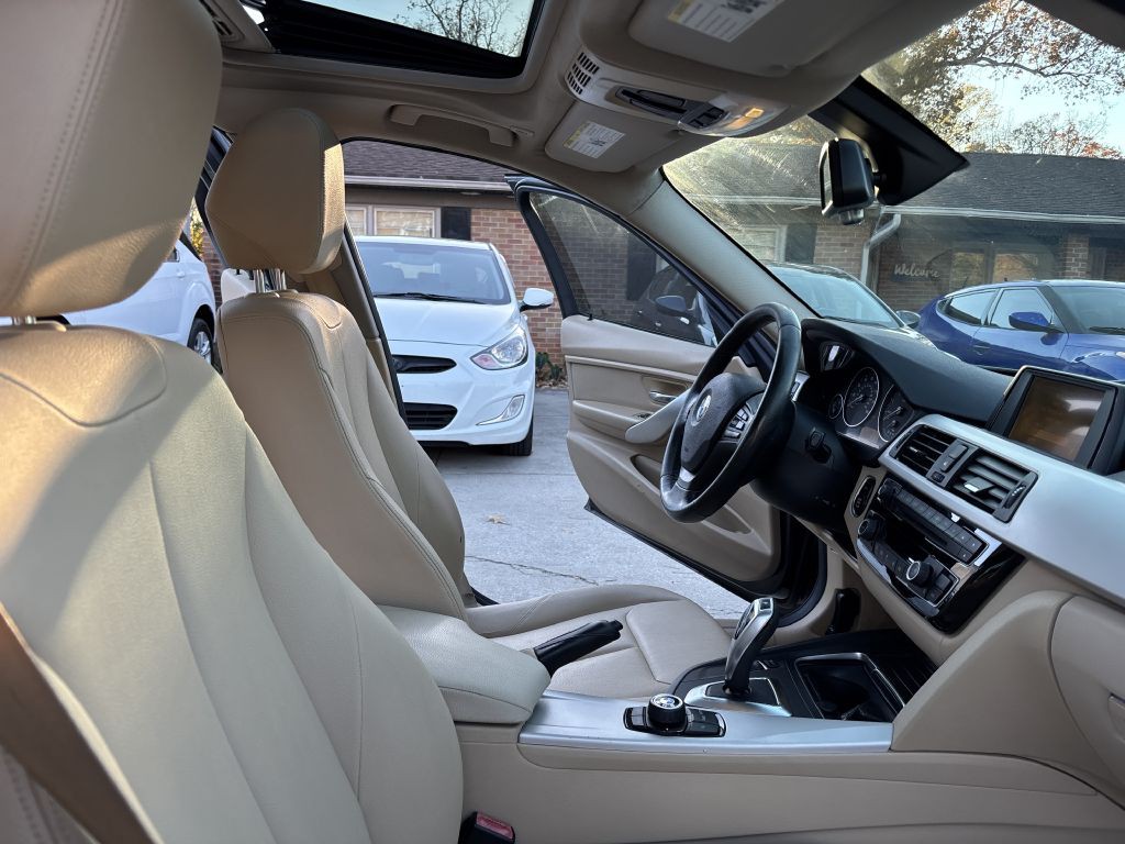 2016 BMW 3 Series Image 18