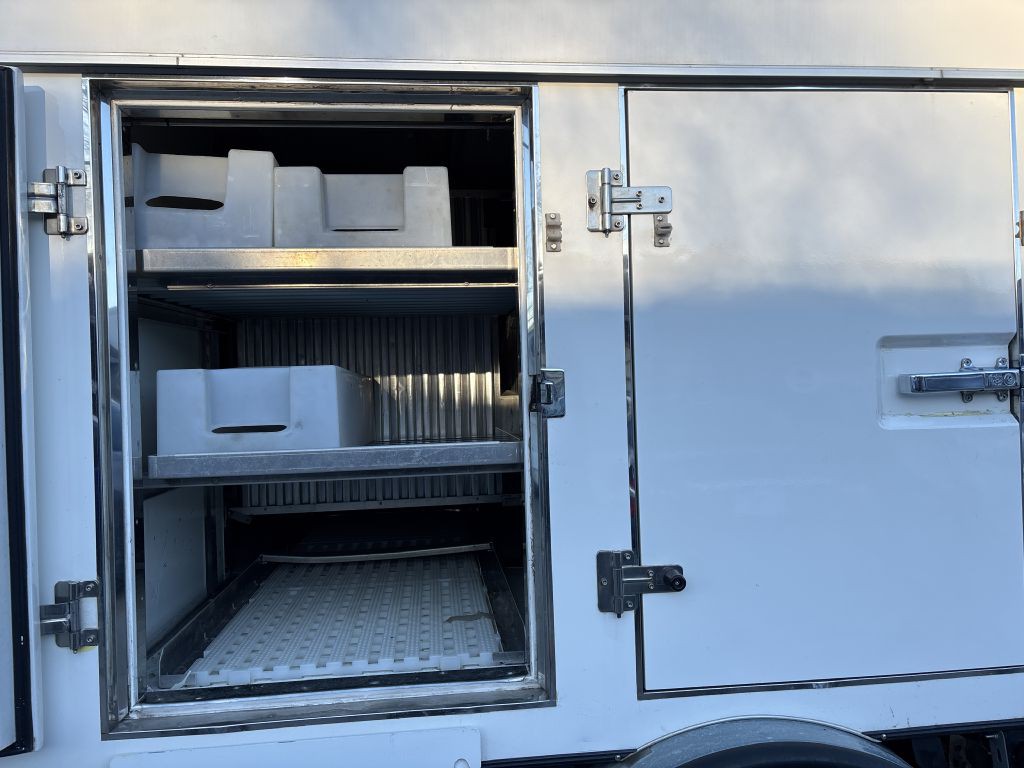 2017 Ford Econoline Image 11