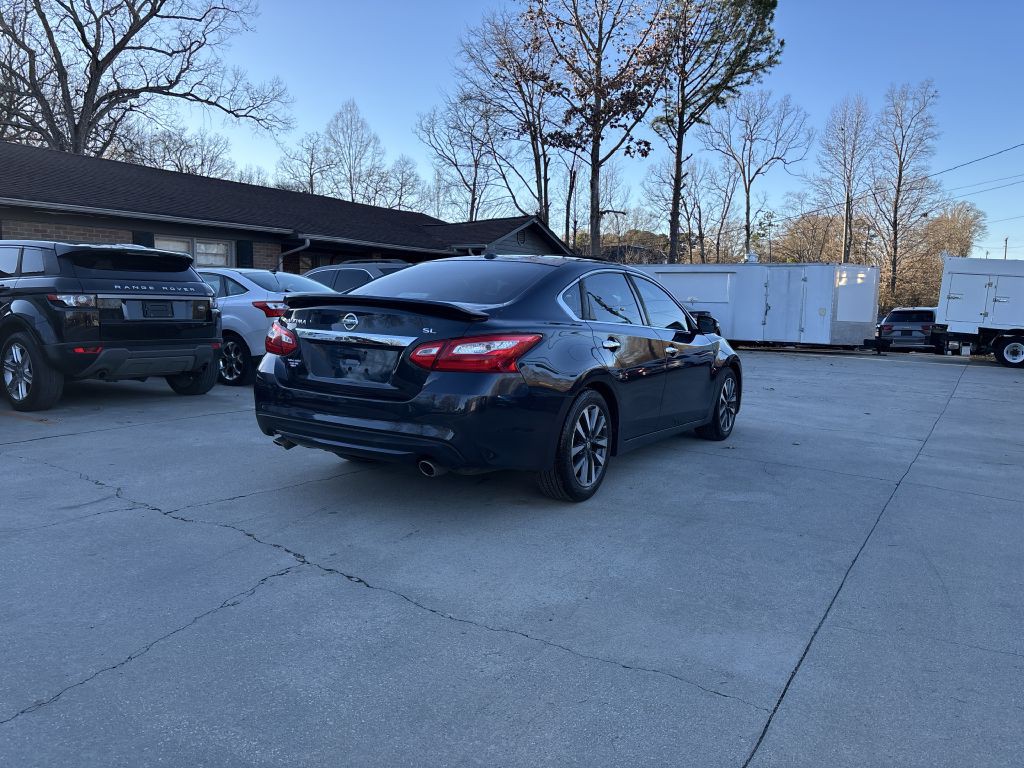 2017 Nissan Altima Image 3