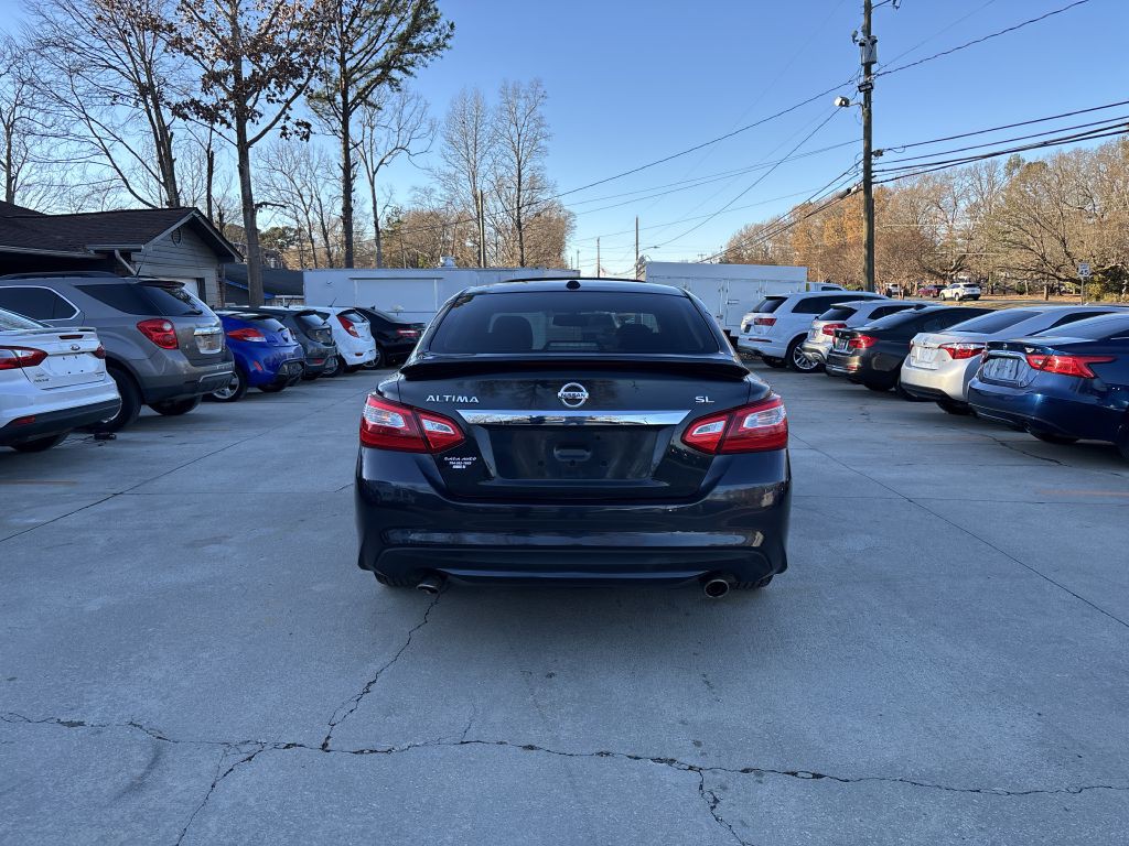 2017 Nissan Altima Image 4