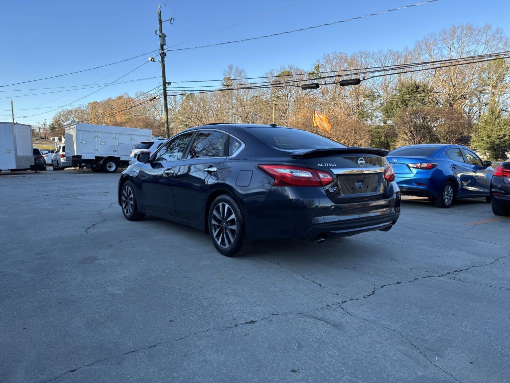2017 Nissan Altima Image 5