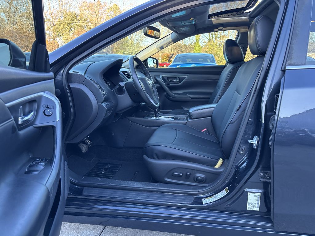 2017 Nissan Altima Image 8