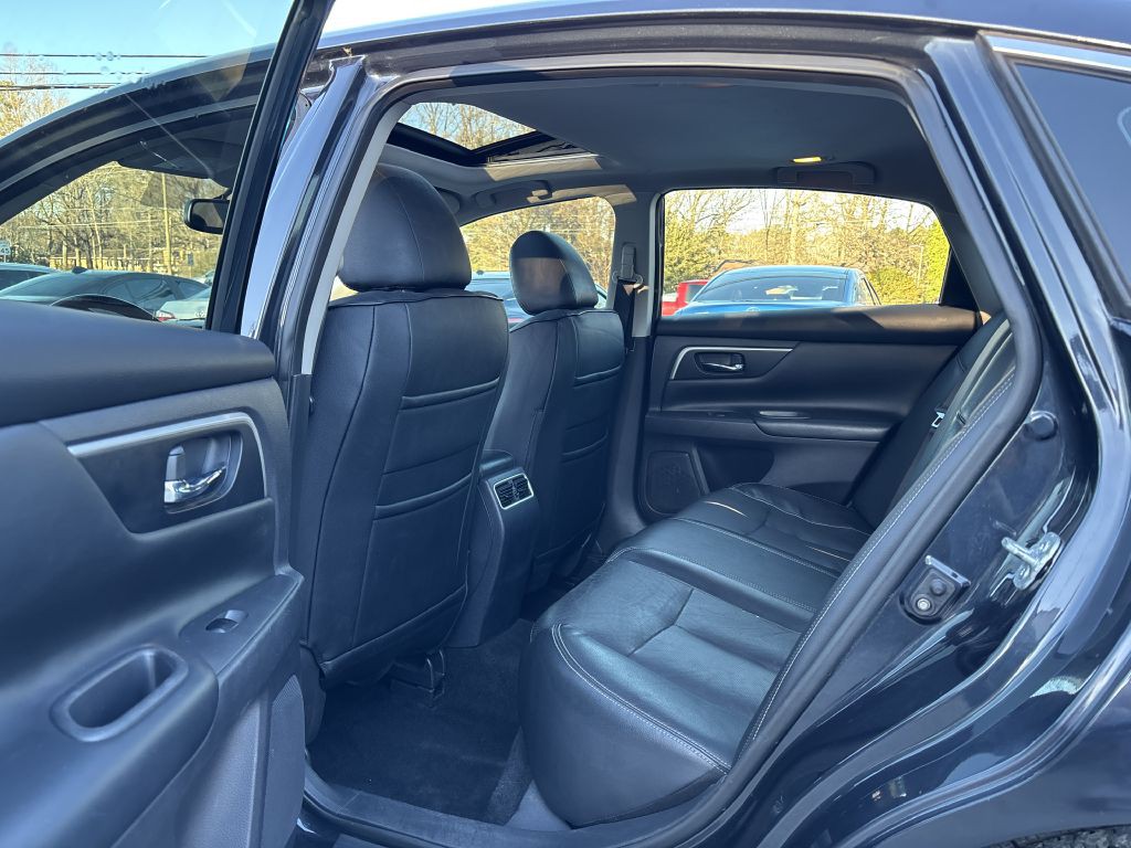 2017 Nissan Altima Image 11