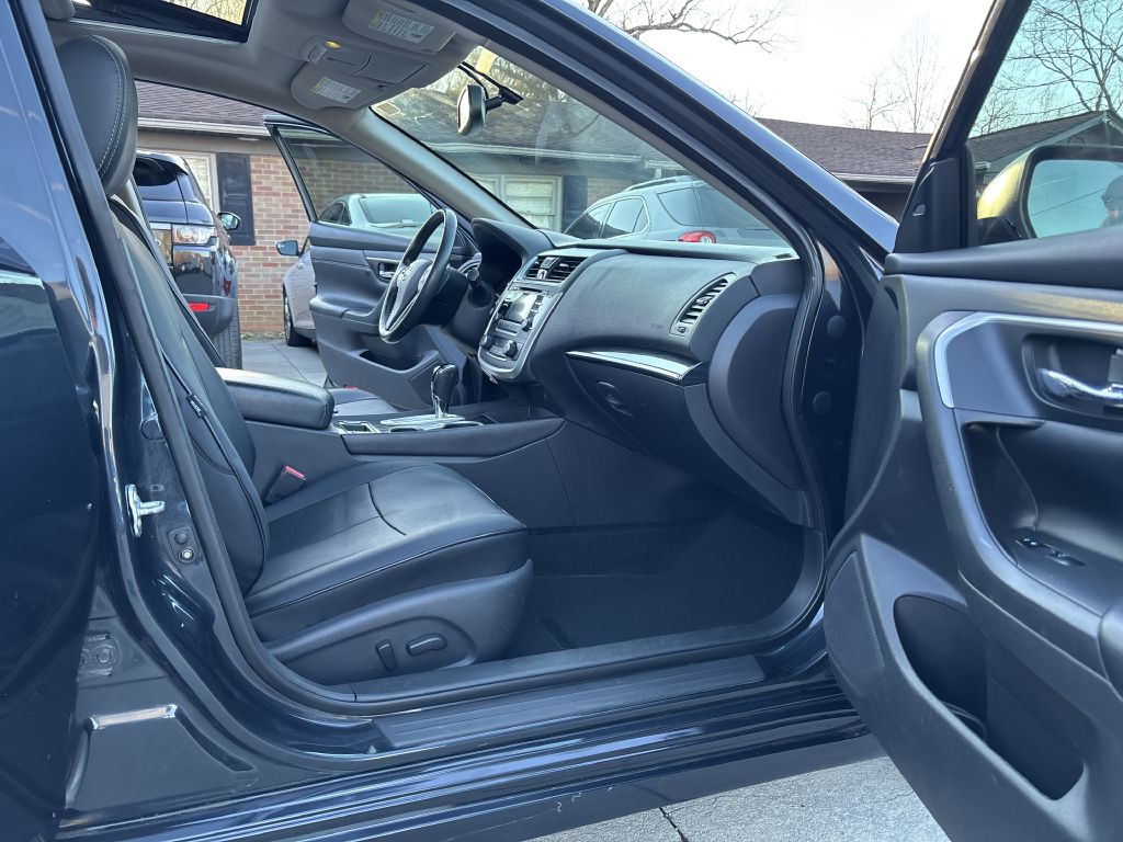 2017 Nissan Altima Image 15