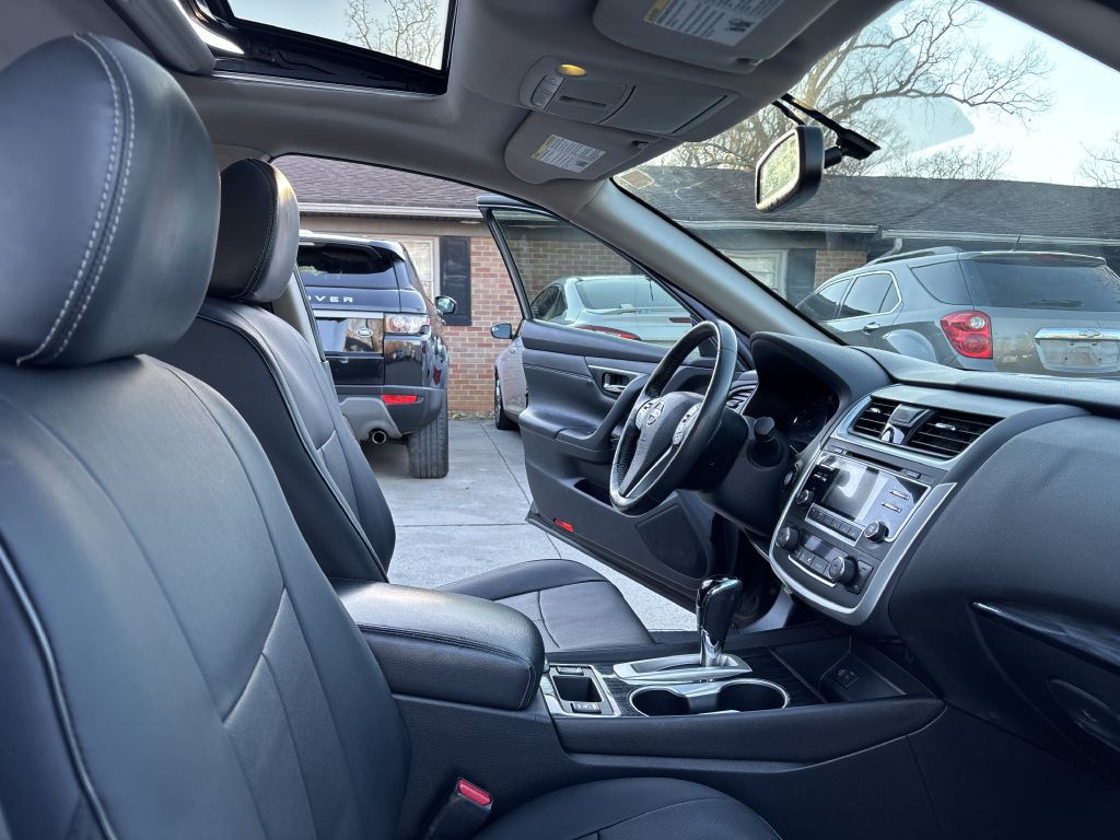 2017 Nissan Altima Image 16