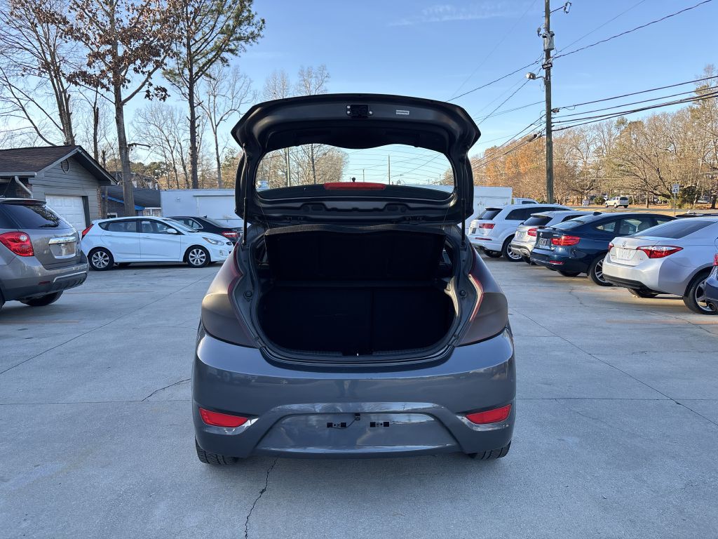 2012 Hyundai Accent Image 5