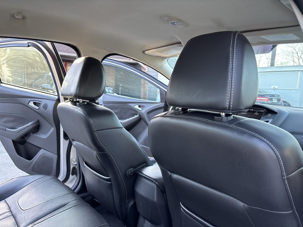 2013 Ford Focus Image 16