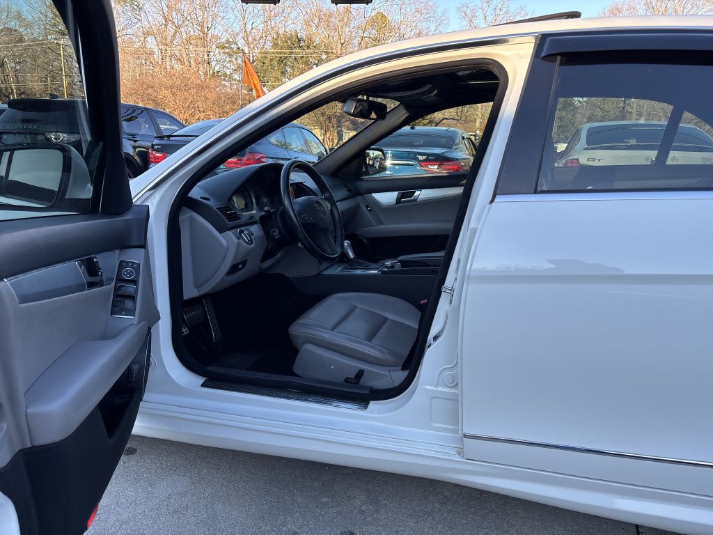 2008 Mercedes-Benz C-Class Image 9