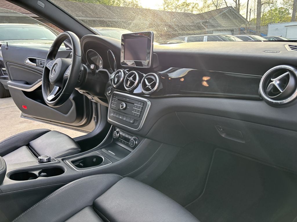 2016 Mercedes-Benz CLA-Class Image 25