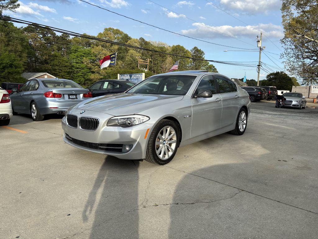 2013 BMW 5 Series Image 1