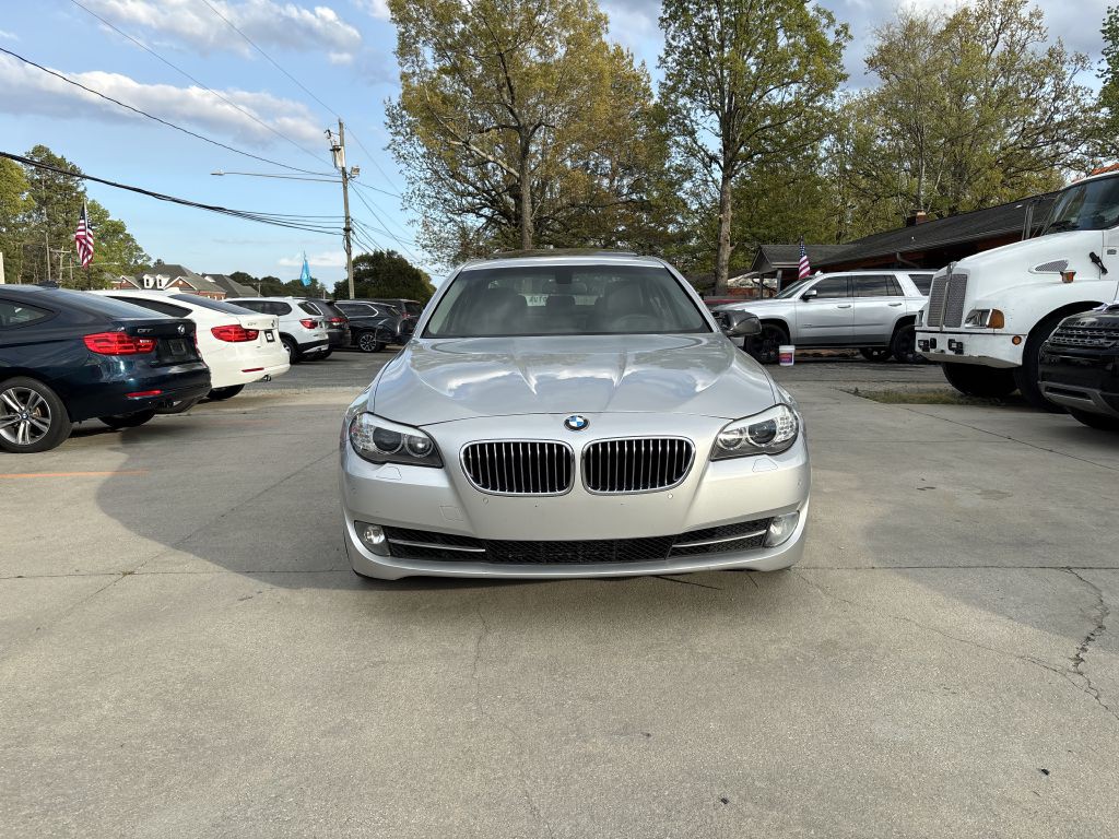 2013 BMW 5 Series Image 2