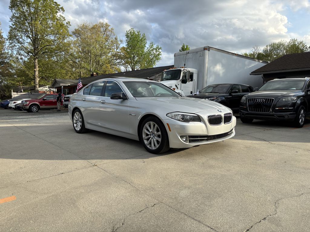 2013 BMW 5 Series Image 3