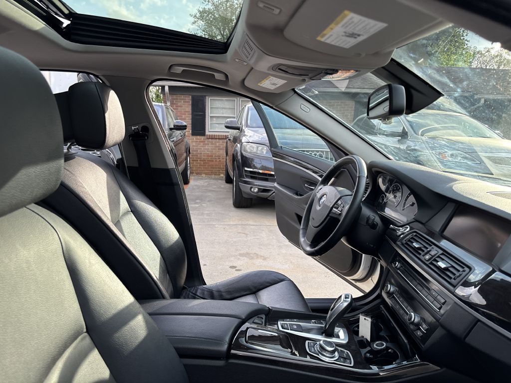 2013 BMW 5 Series Image 17