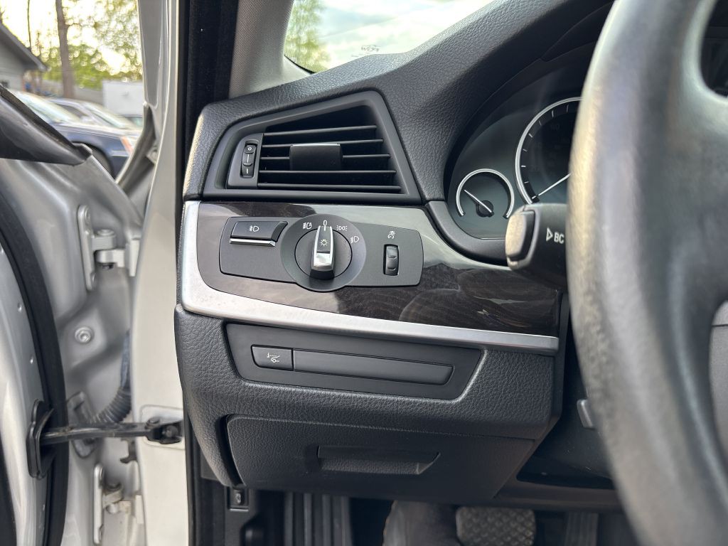 2013 BMW 5 Series Image 21