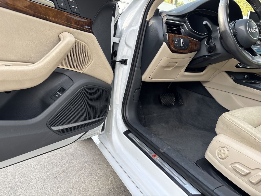 2017 Audi A4 Image 7