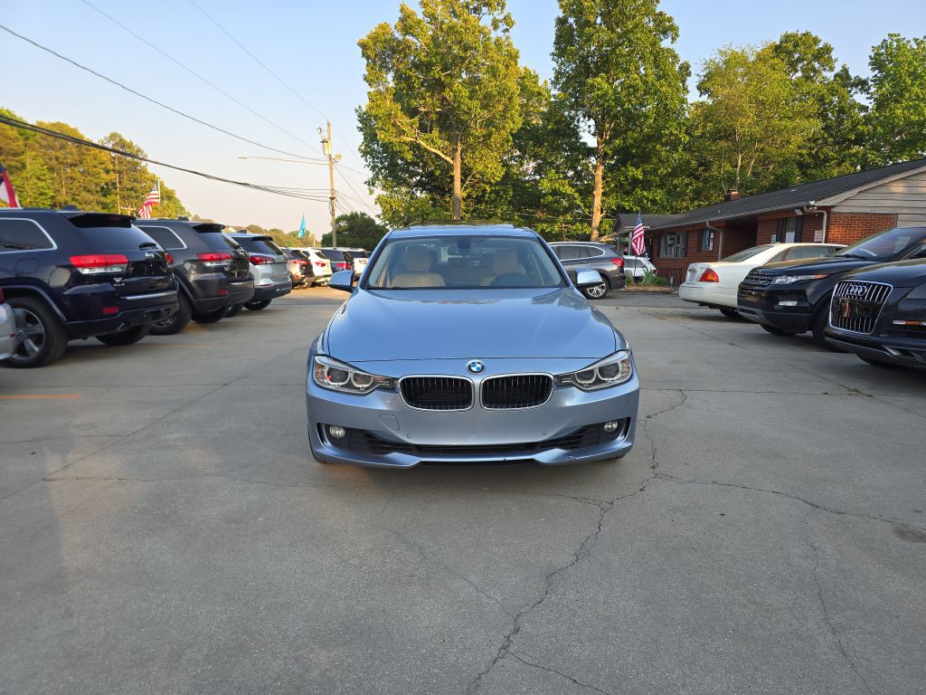 2013 BMW 3 Series Image 2