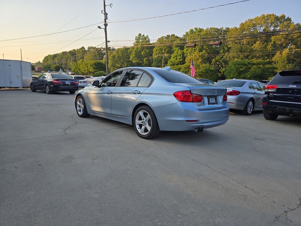 2013 BMW 3 Series Image 4