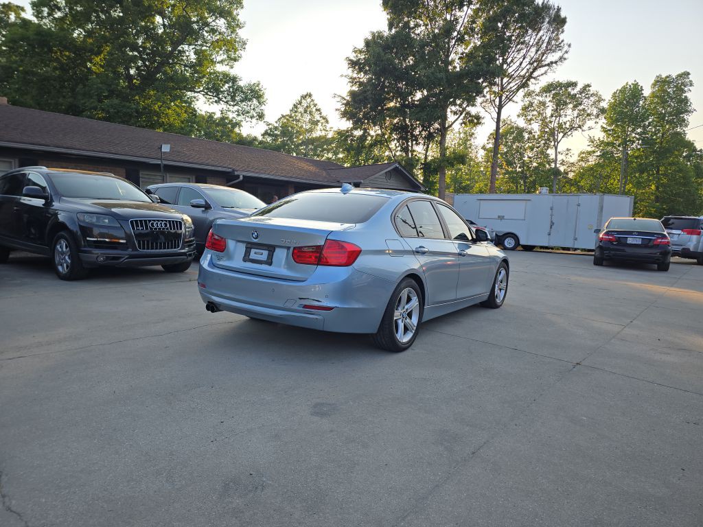 2013 BMW 3 Series Image 6