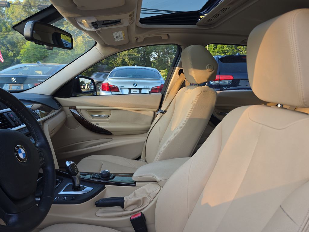 2013 BMW 3 Series Image 8