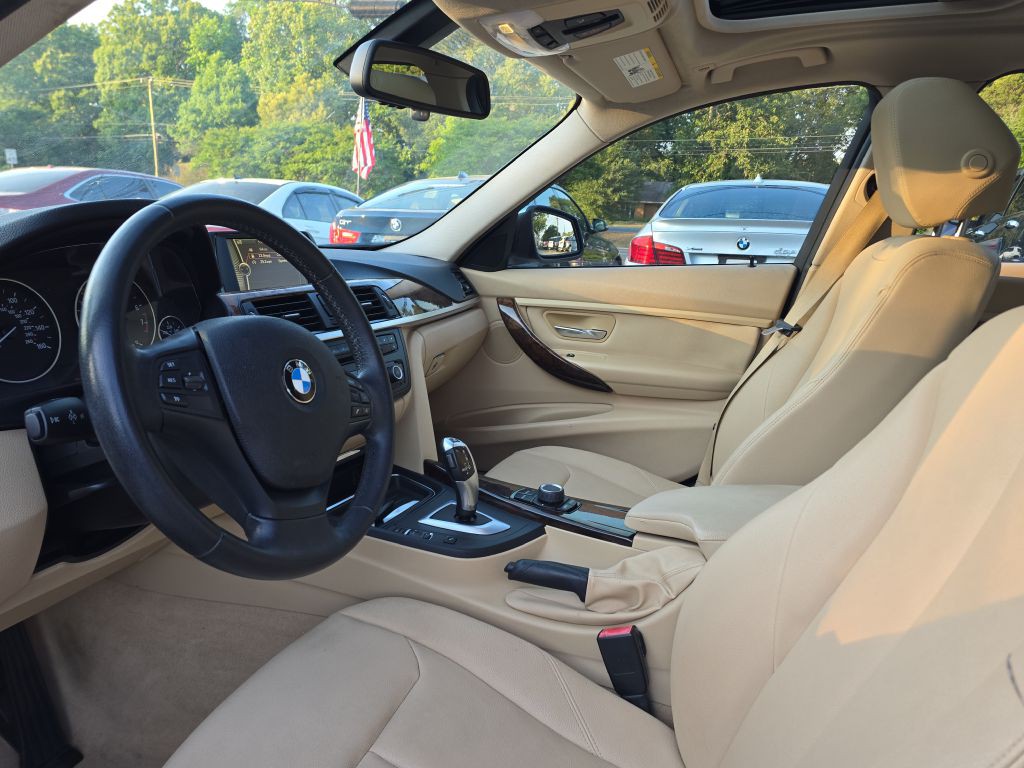 2013 BMW 3 Series Image 9