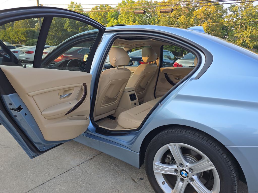 2013 BMW 3 Series Image 10