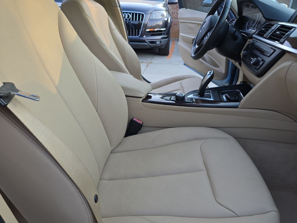 2013 BMW 3 Series Image 18