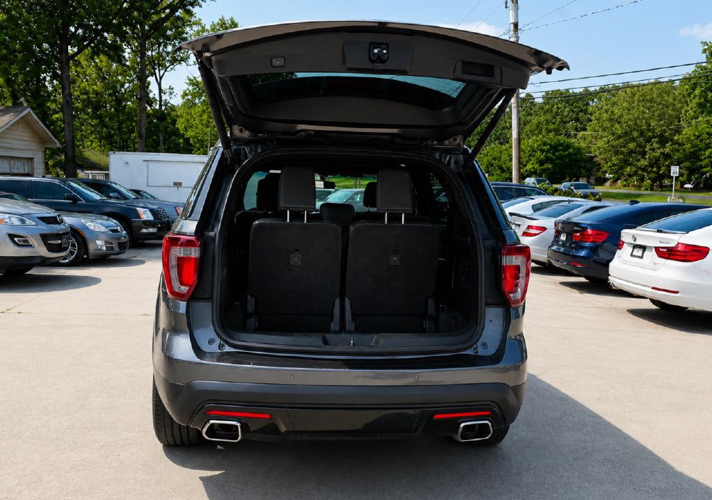2016 Ford Explorer Image 8