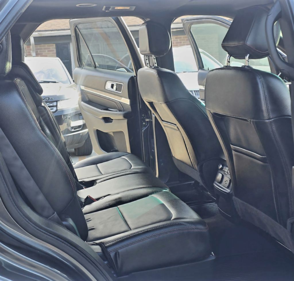 2016 Ford Explorer Image 13