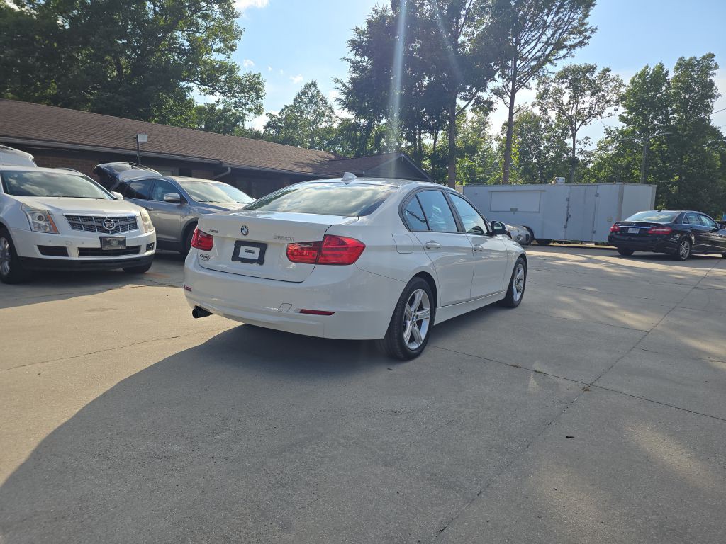 2015 BMW 3 Series Image 4