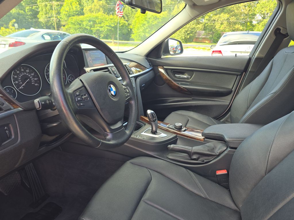 2015 BMW 3 Series Image 11