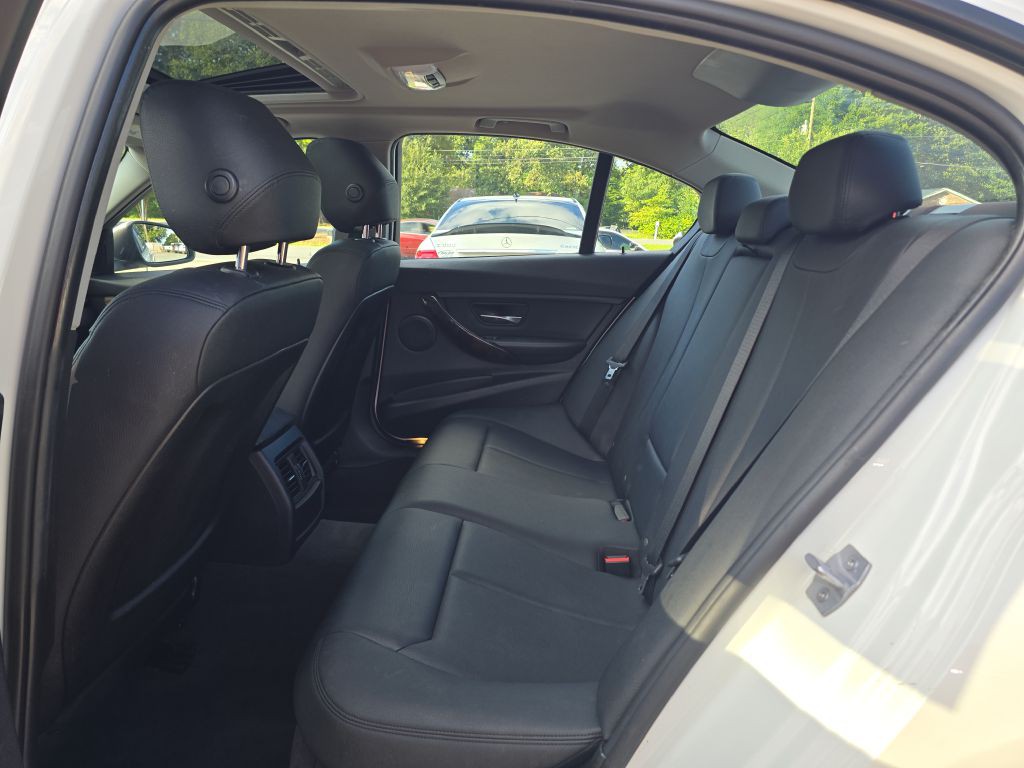 2015 BMW 3 Series Image 13