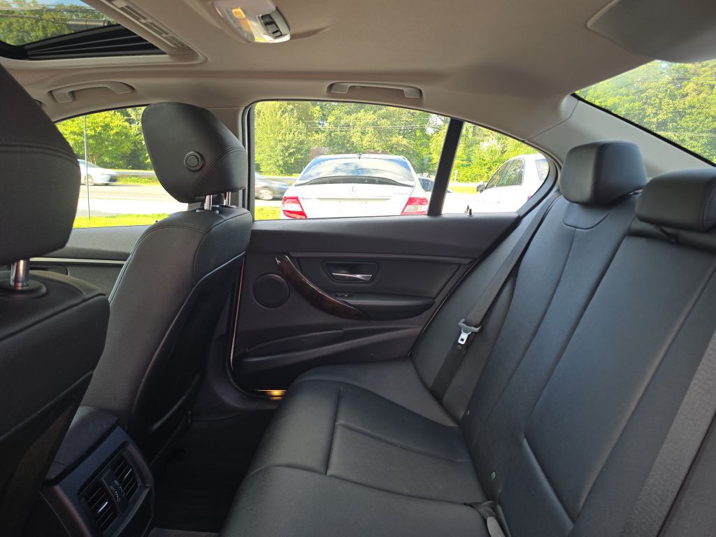2015 BMW 3 Series Image 15
