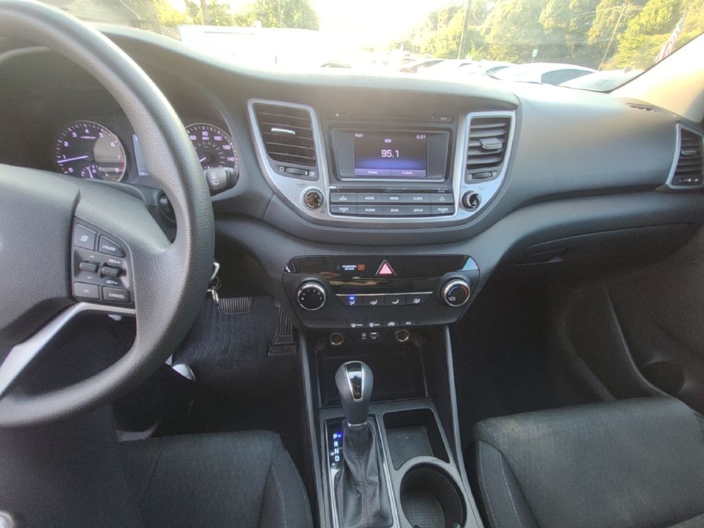 2016 Hyundai Tucson Image 16