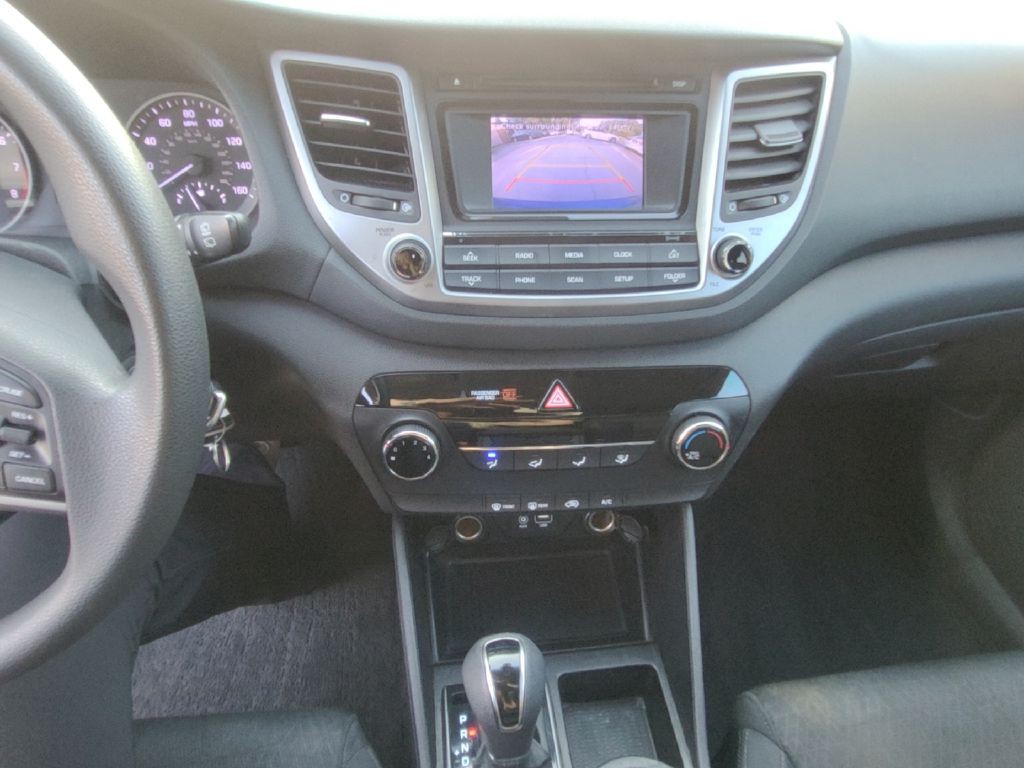 2016 Hyundai Tucson Image 17