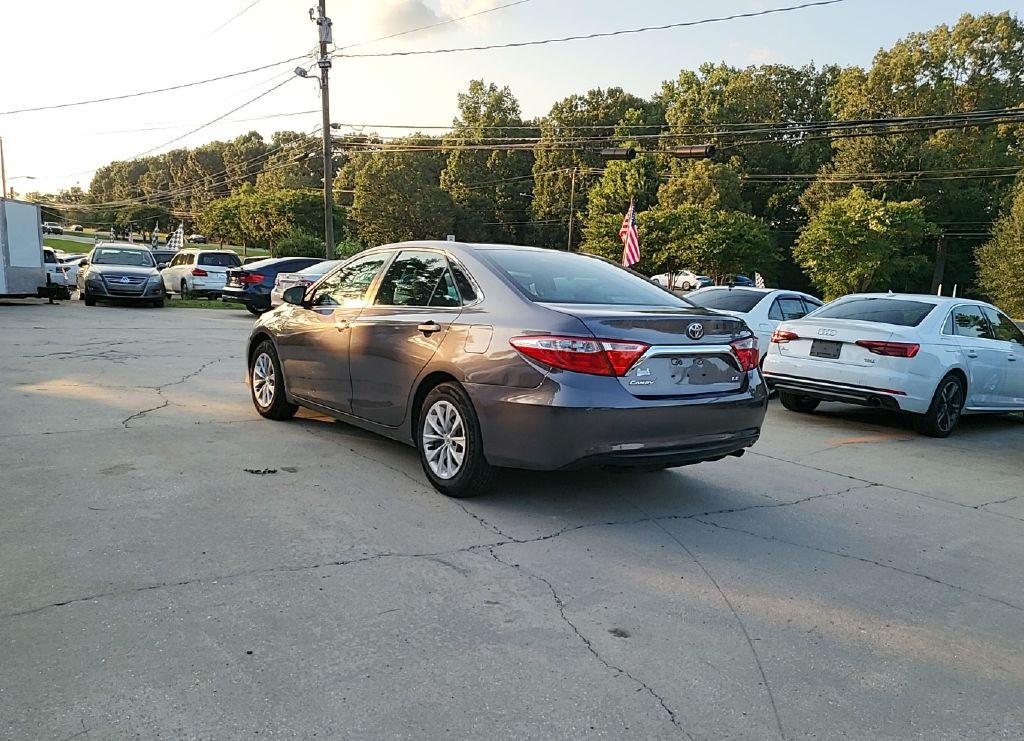 2015 Toyota Camry Image 4