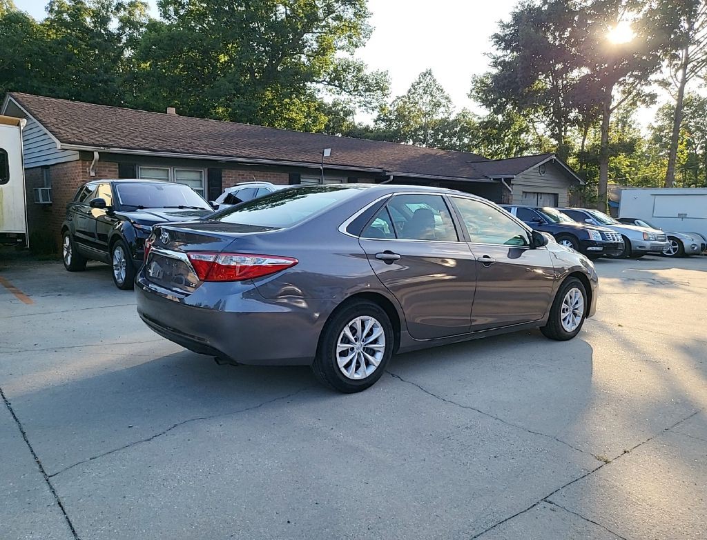 2015 Toyota Camry Image 6
