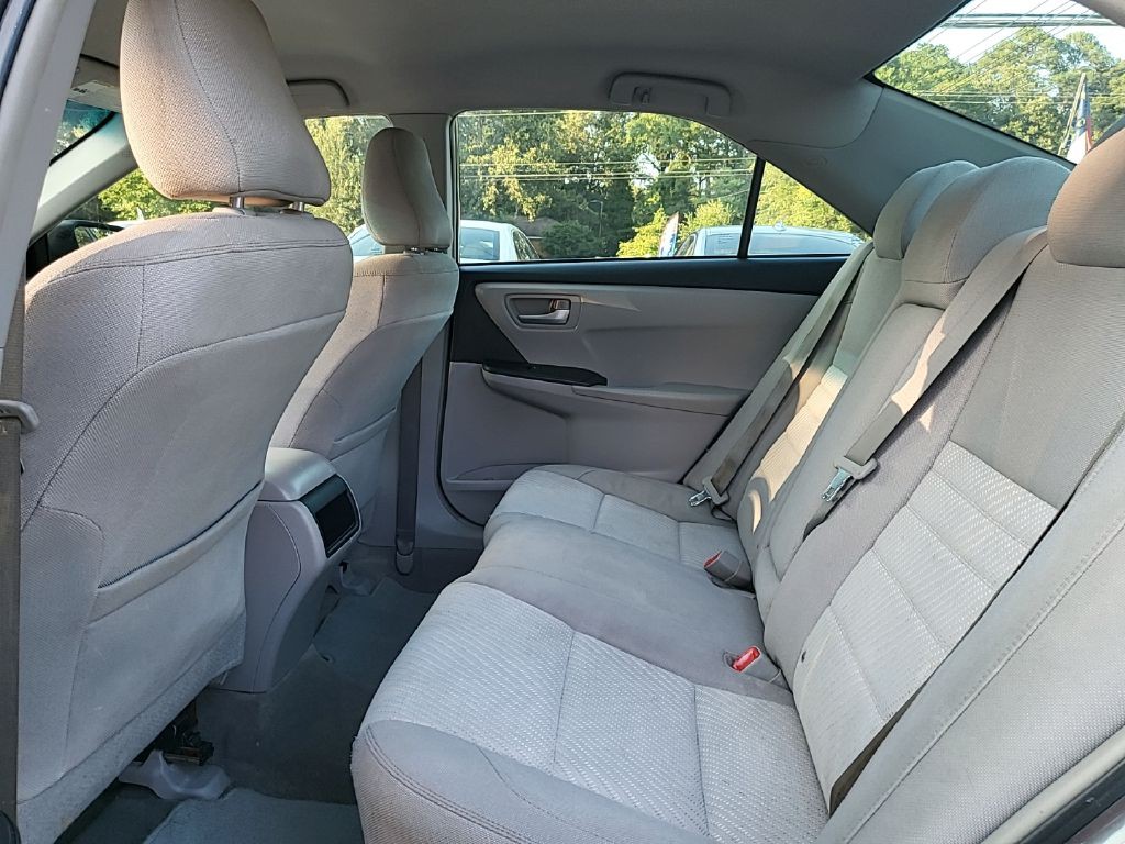 2015 Toyota Camry Image 8