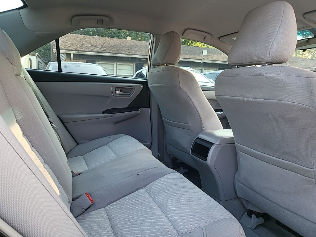 2015 Toyota Camry Image 10