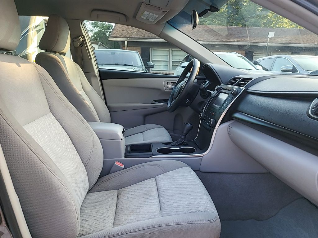 2015 Toyota Camry Image 11