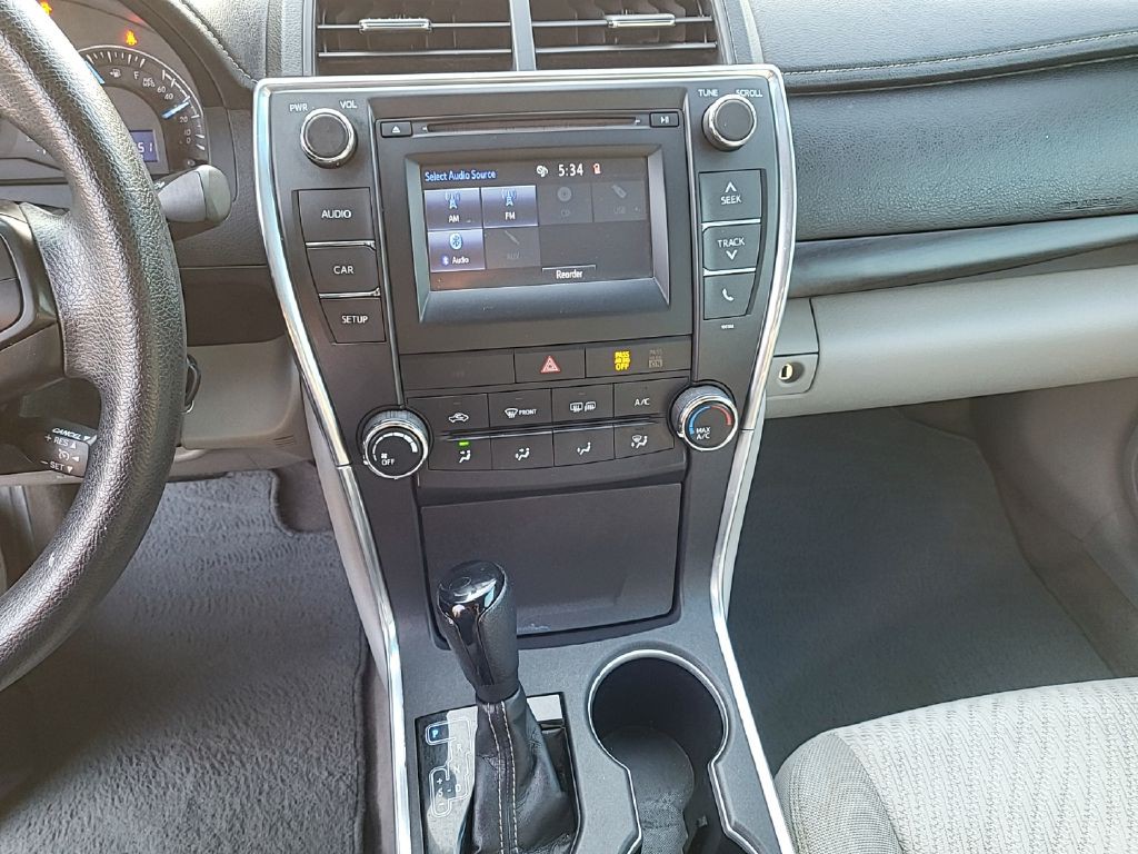 2015 Toyota Camry Image 12