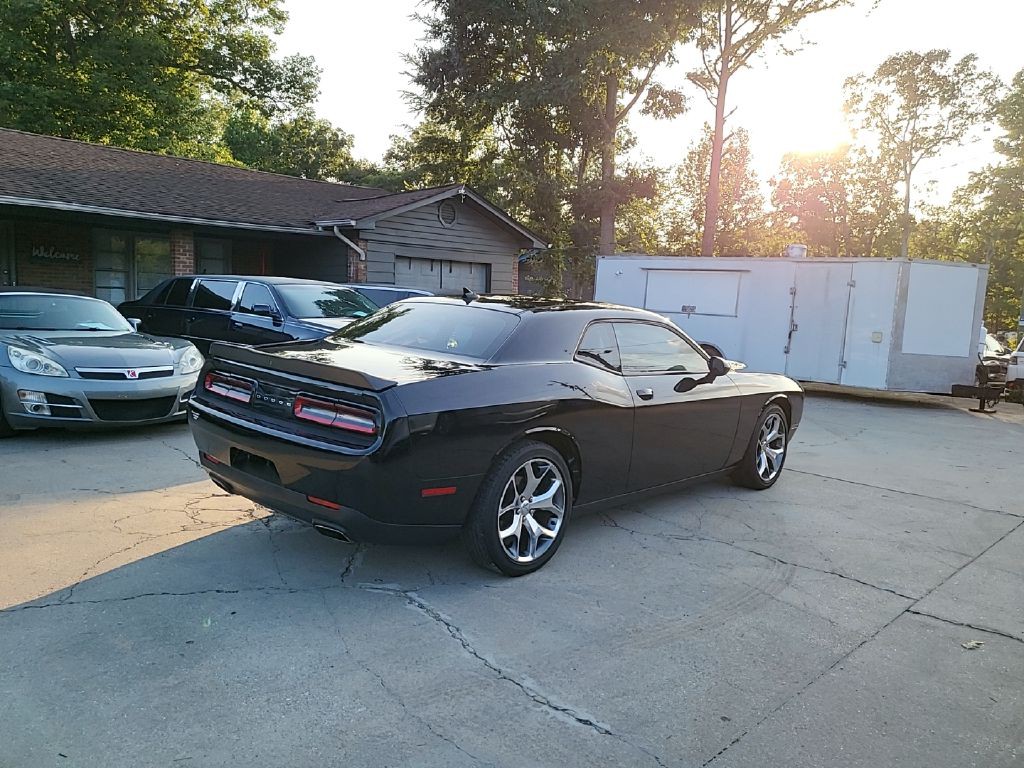 2015 Dodge Challenger Image 4