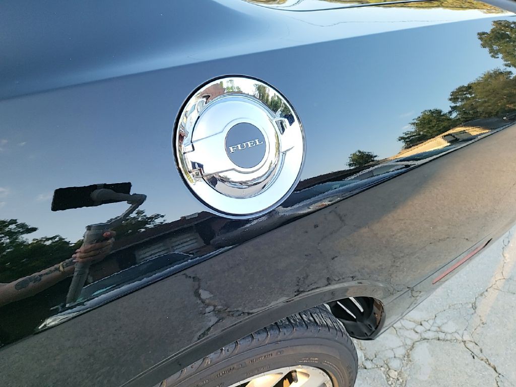 2015 Dodge Challenger Image 14