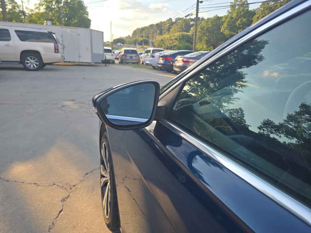 2021 Volkswagen Passat Image 8