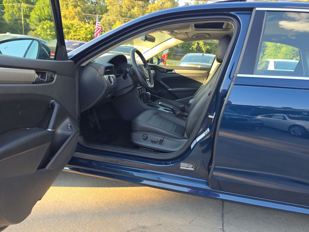 2021 Volkswagen Passat Image 9
