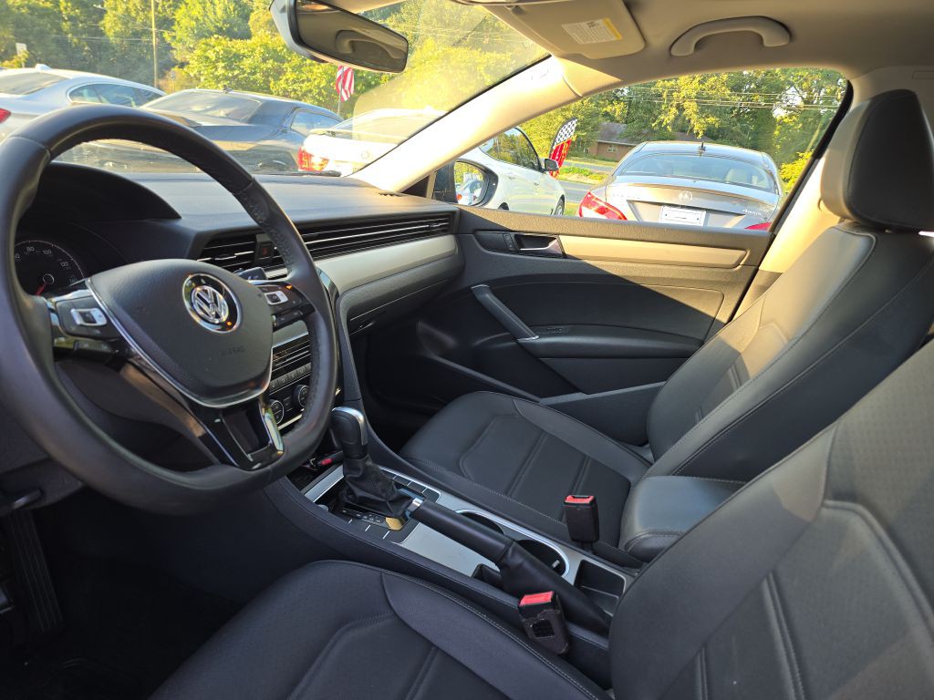 2021 Volkswagen Passat Image 11