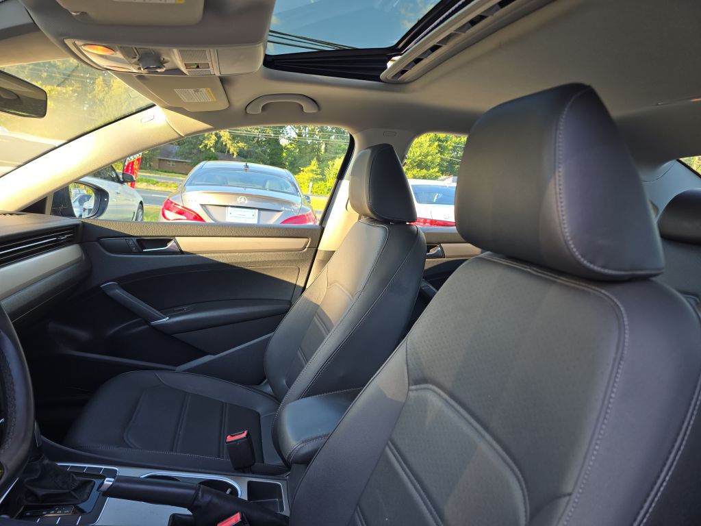 2021 Volkswagen Passat Image 12