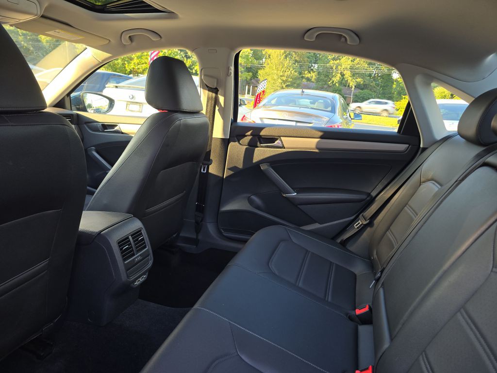 2021 Volkswagen Passat Image 15