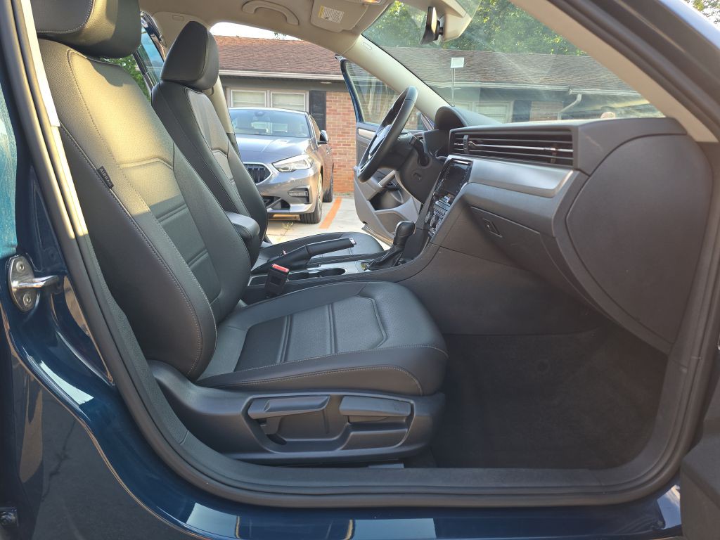 2021 Volkswagen Passat Image 20