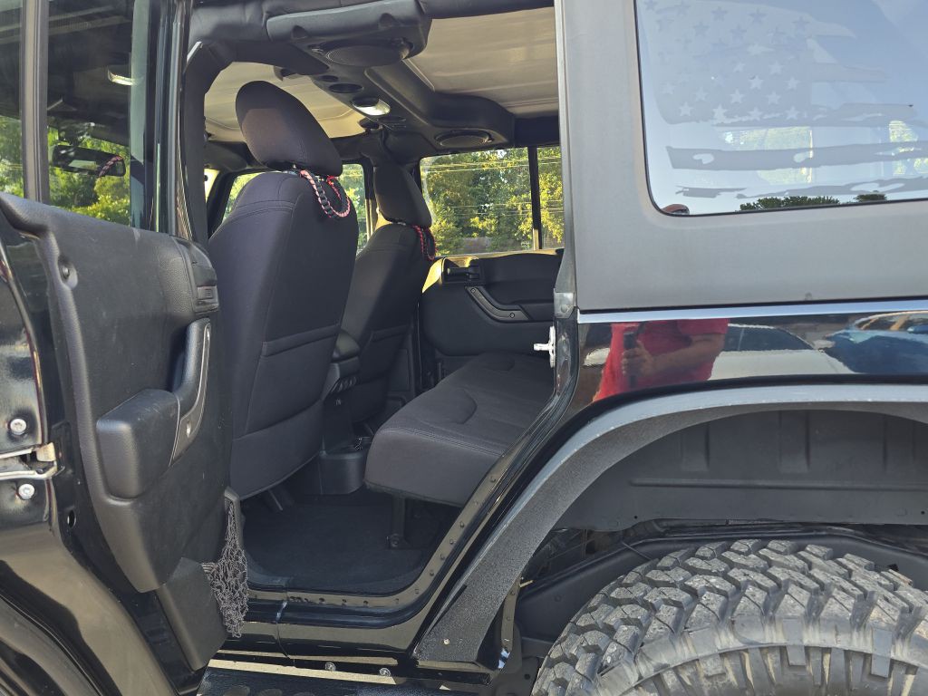 2013 Jeep Wrangler Unlimited Image 15