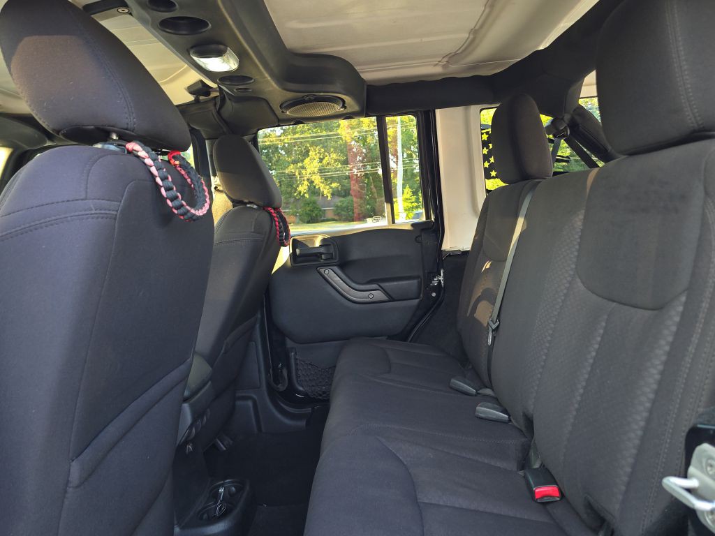 2013 Jeep Wrangler Unlimited Image 16